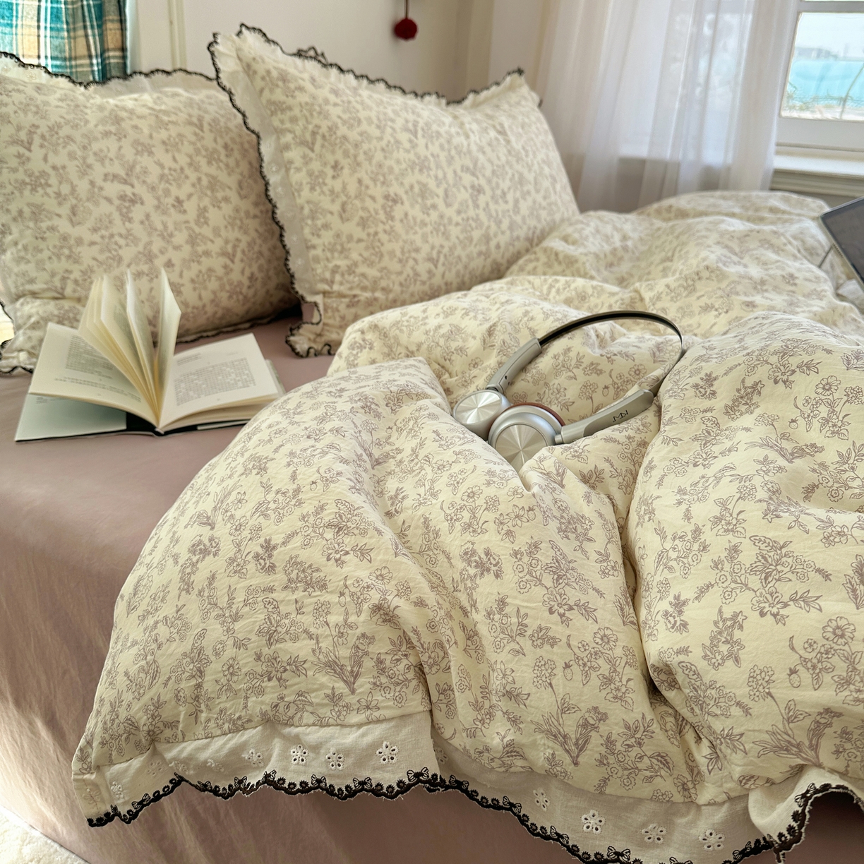 91家纺网 家纺一手货源 找家纺 凯洛奇 2026新款仿棉古法水洗棉复古法式花边四件套 紫铃兰