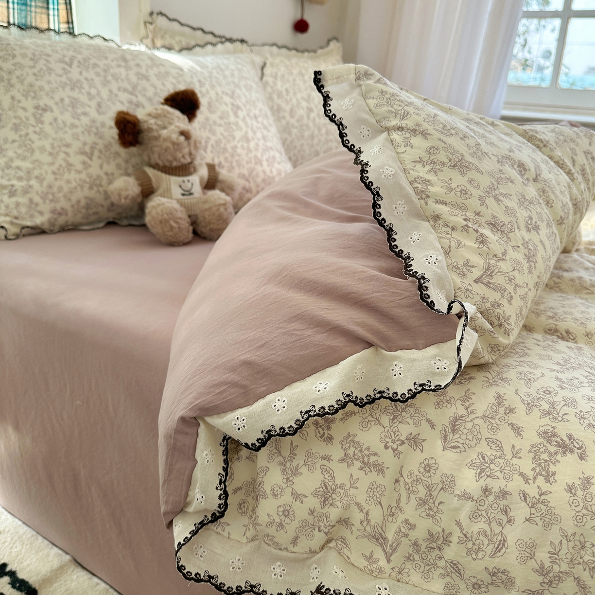 91家纺网 家纺一手货源 找家纺 凯洛奇 2026新款仿棉古法水洗棉复古法式花边四件套 紫铃兰