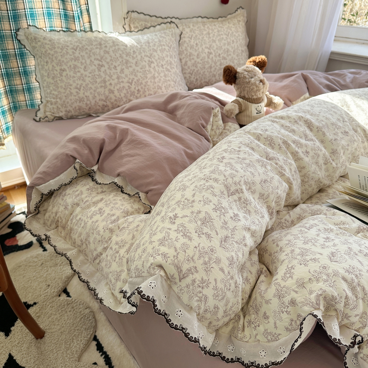 91家纺网 家纺一手货源 找家纺 凯洛奇 2026新款仿棉古法水洗棉复古法式花边四件套 紫铃兰