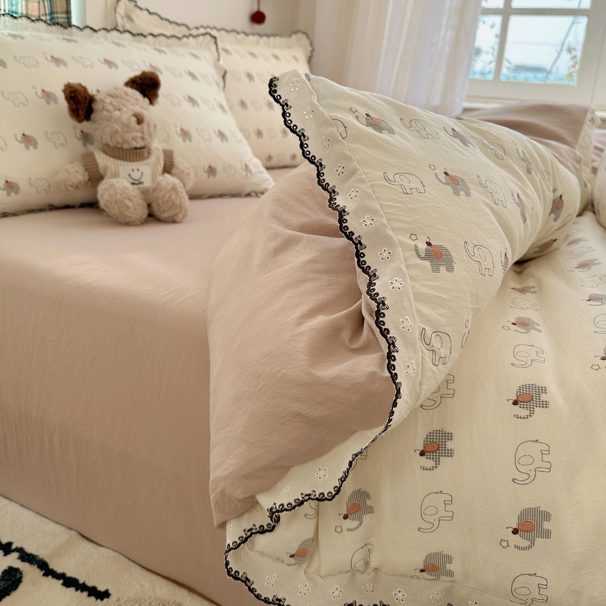 91家纺网 家纺一手货源 找家纺 凯洛奇 2026新款仿棉古法水洗棉复古法式花边四件套 萌趣象