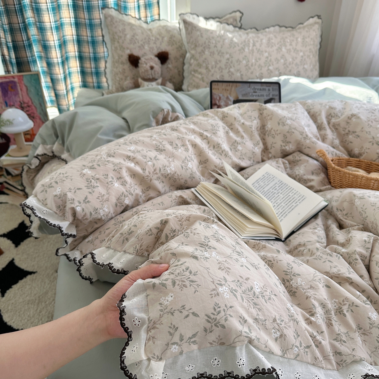 91家纺网 家纺一手货源 找家纺 凯洛奇 2026新款仿棉古法水洗棉复古法式花边四件套 春风里