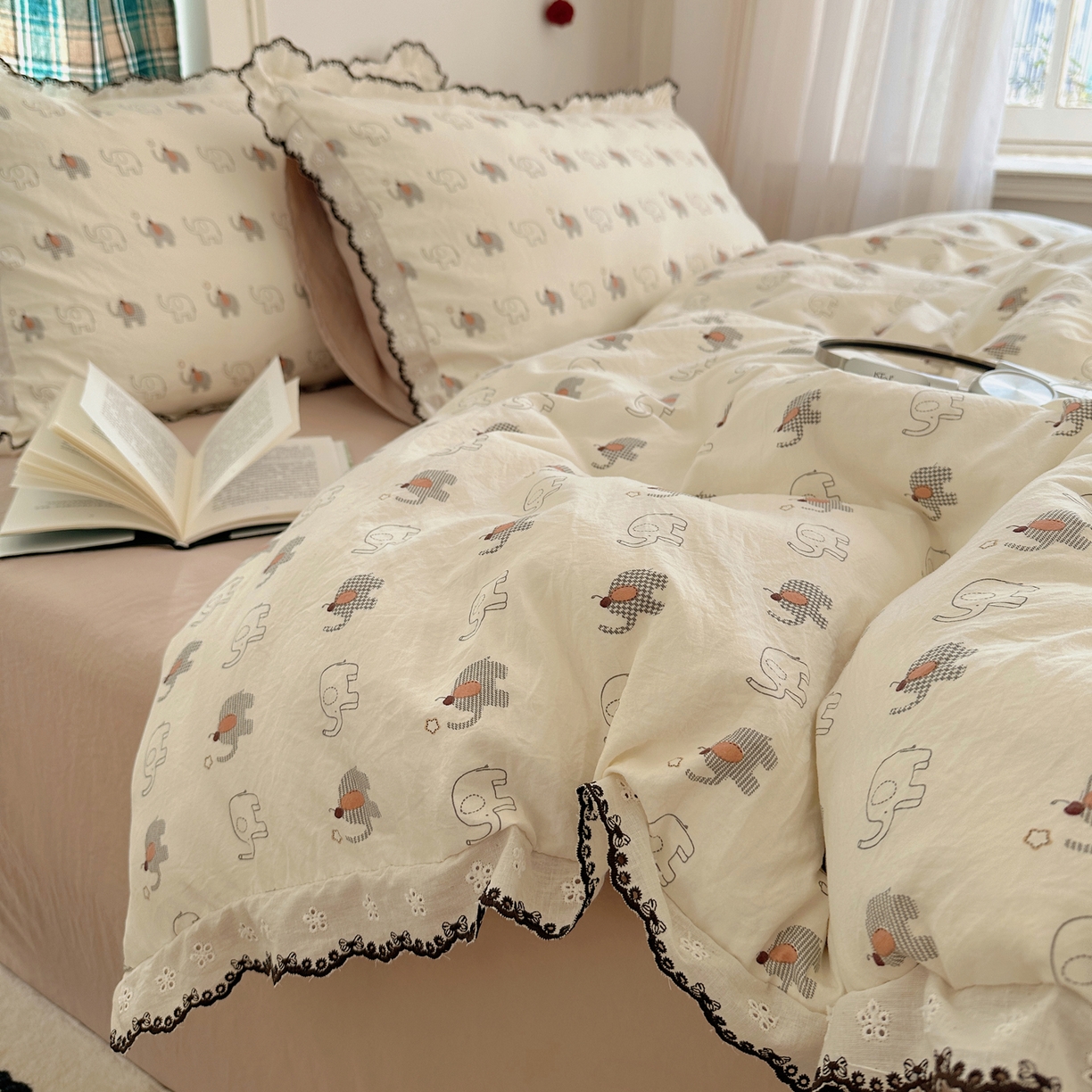 91家纺网 家纺一手货源 找家纺 凯洛奇 2026新款仿棉古法水洗棉复古法式花边四件套 萌趣象