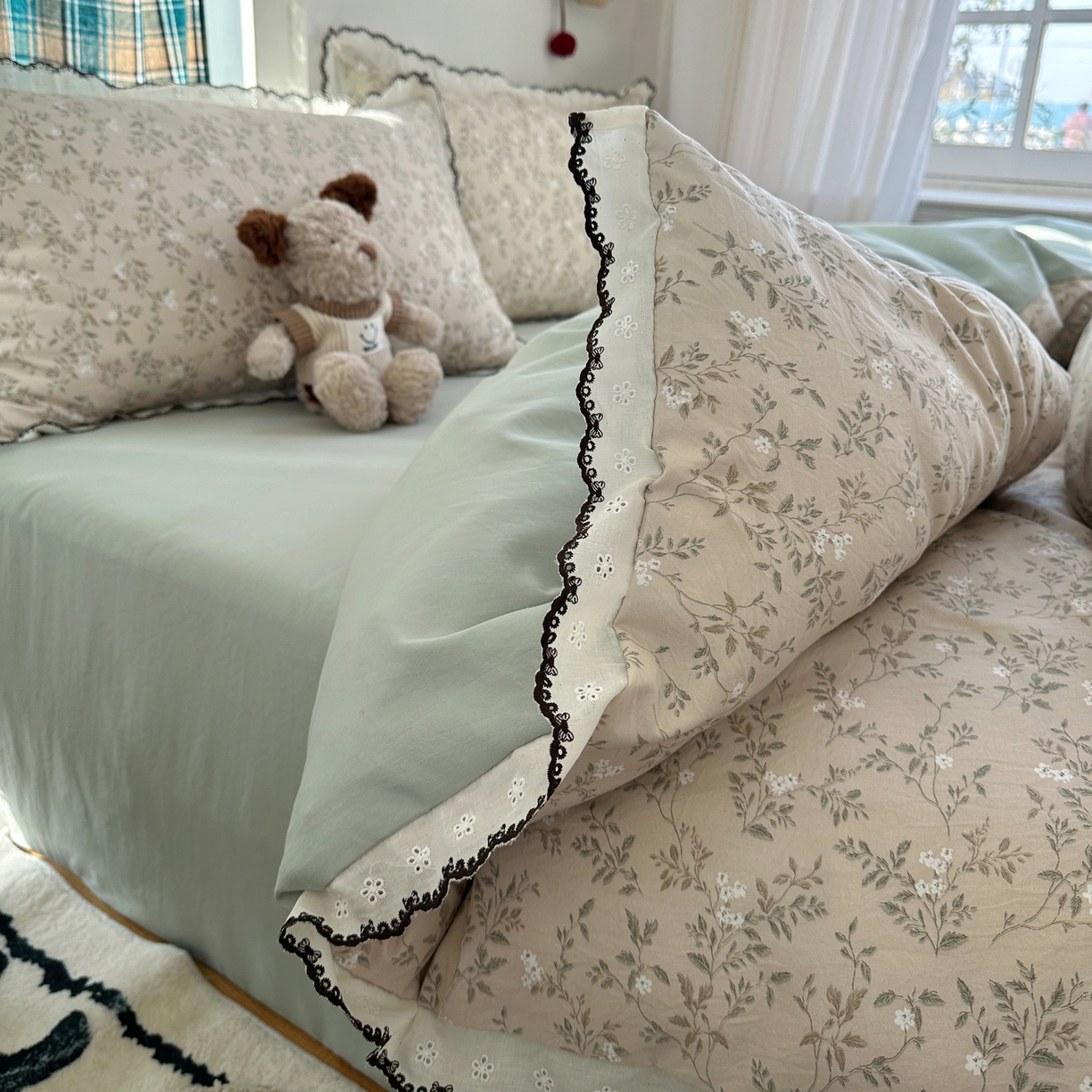 91家纺网 家纺一手货源 找家纺 凯洛奇 2026新款仿棉古法水洗棉复古法式花边四件套 春风里