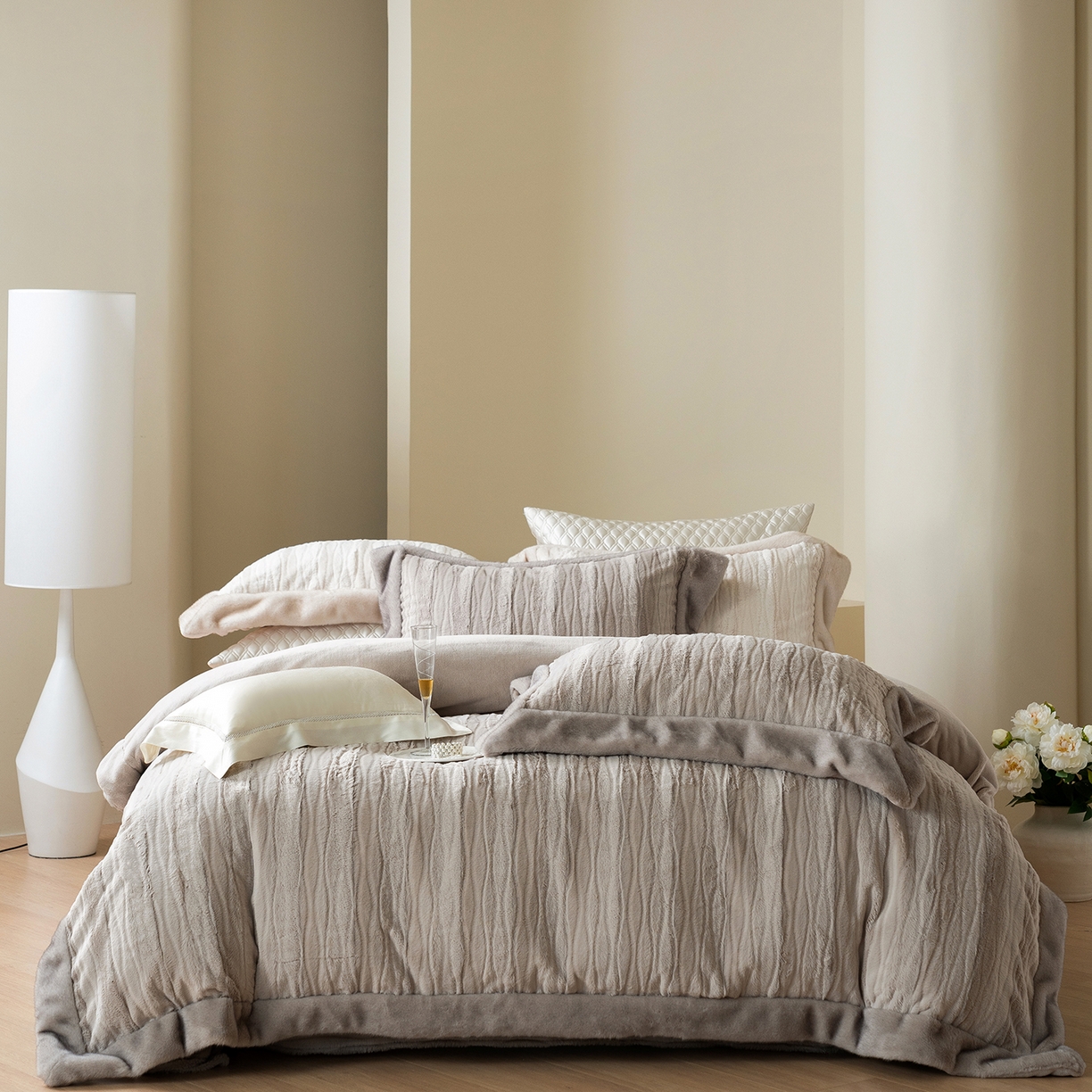 佳汐蓝家纺 2025新款压花牛奶绒四件套-璀璨人生 控价：券后不低于438 璀璨人生-咖色