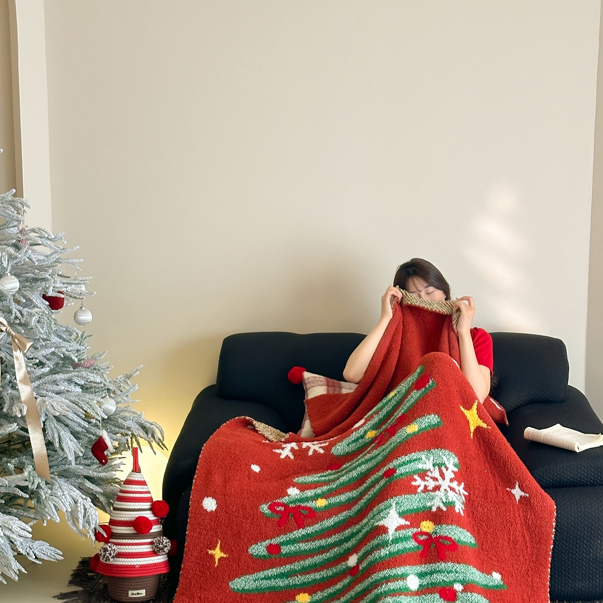 91家纺网 家纺一手货源 找家纺 觅糖家纺 2025新款圣诞限定暖绒盖毯 雪落松枝