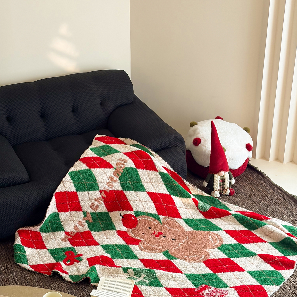91家纺网 家纺一手货源 找家纺 觅糖家纺 2025新款圣诞限定暖绒盖毯 圣诞姜饼菱
