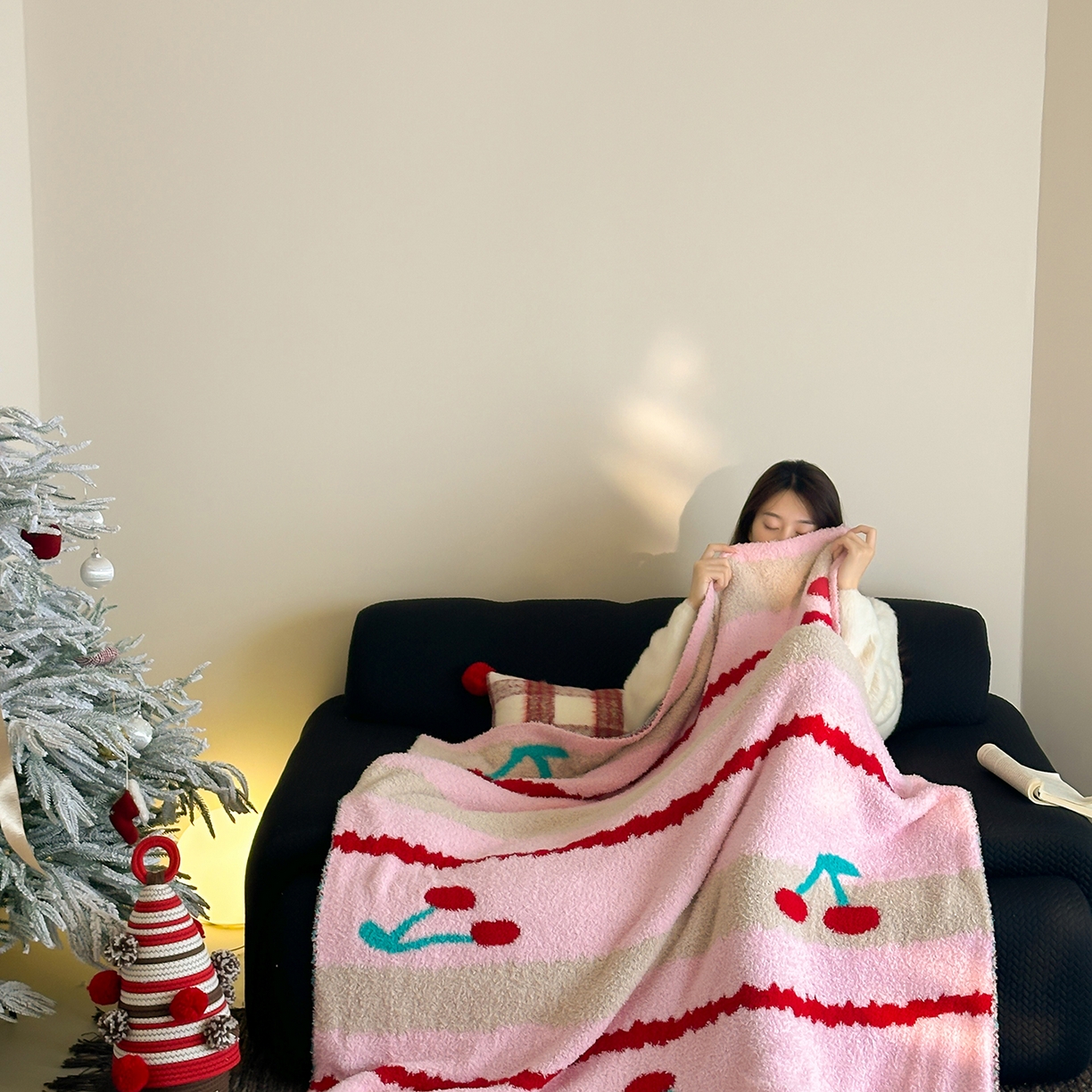 91家纺网 家纺一手货源 找家纺 觅糖家纺 2025新款圣诞限定暖绒盖毯 粉樱日记