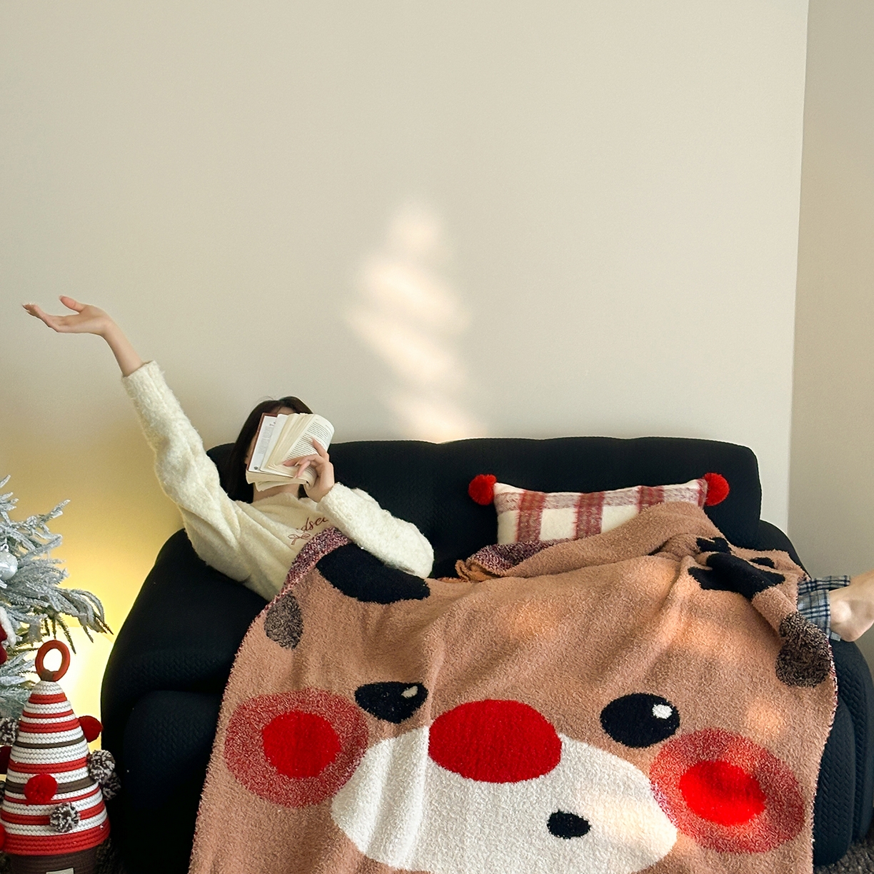 91家纺网 家纺一手货源 找家纺 觅糖家纺 2025新款圣诞限定暖绒盖毯 靡靡小鹿