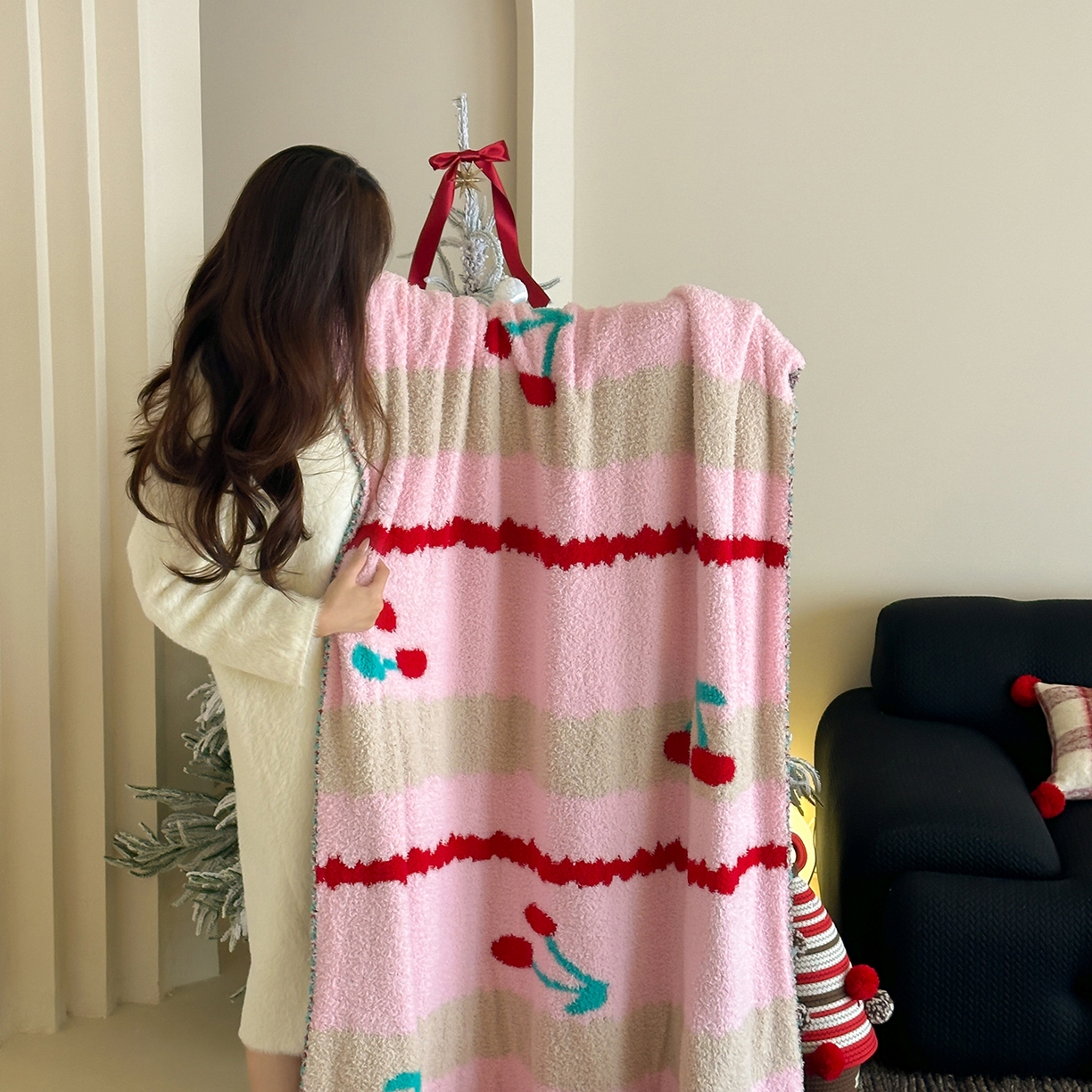 91家纺网 家纺一手货源 找家纺 觅糖家纺 2025新款圣诞限定暖绒盖毯 粉樱日记