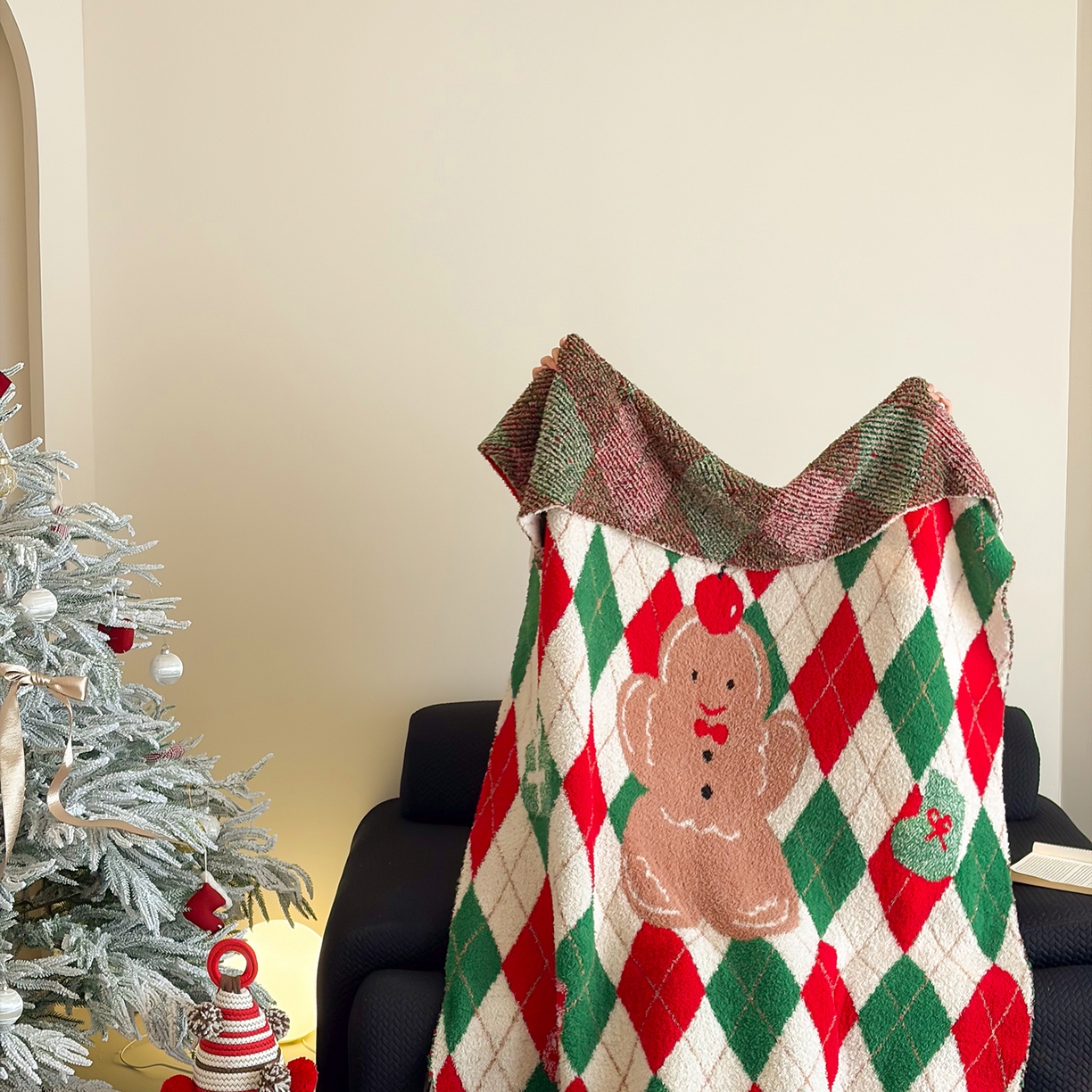 91家纺网 家纺一手货源 找家纺 觅糖家纺 2025新款圣诞限定暖绒盖毯 圣诞姜饼菱