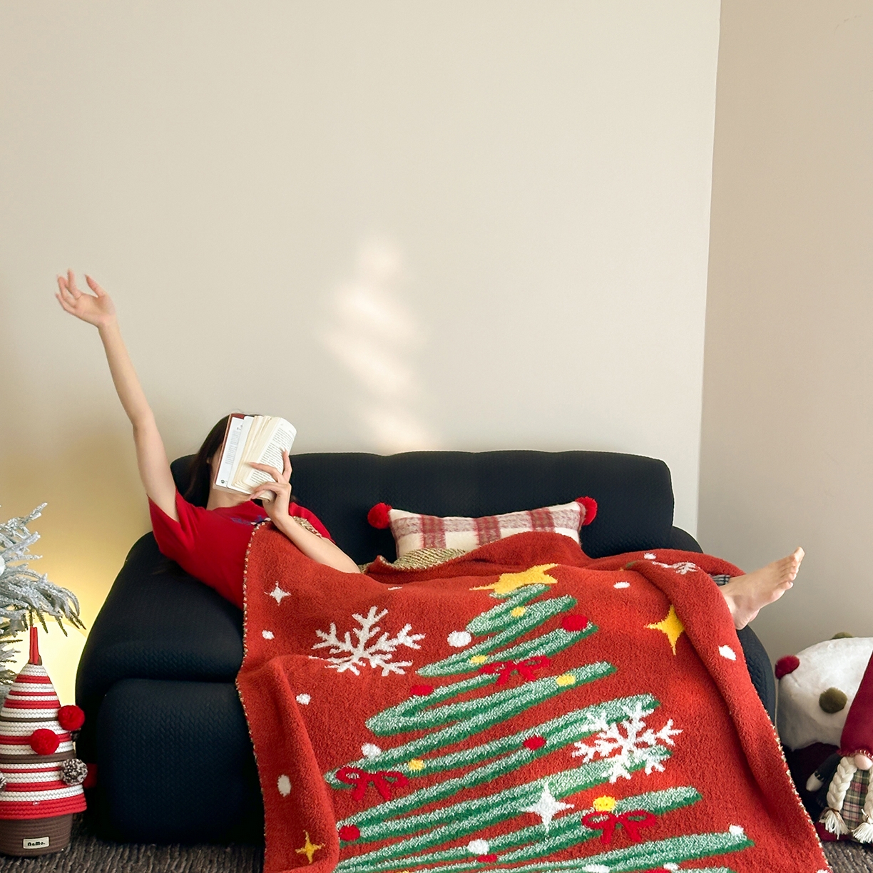91家纺网 家纺一手货源 找家纺 觅糖家纺 2025新款圣诞限定暖绒盖毯 雪落松枝