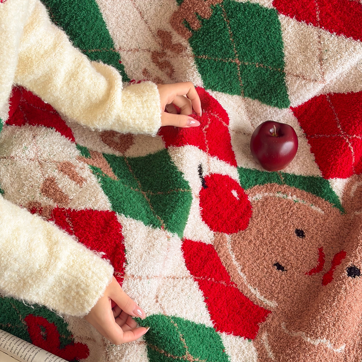 91家纺网 家纺一手货源 找家纺 觅糖家纺 2025新款圣诞限定暖绒盖毯 圣诞姜饼菱