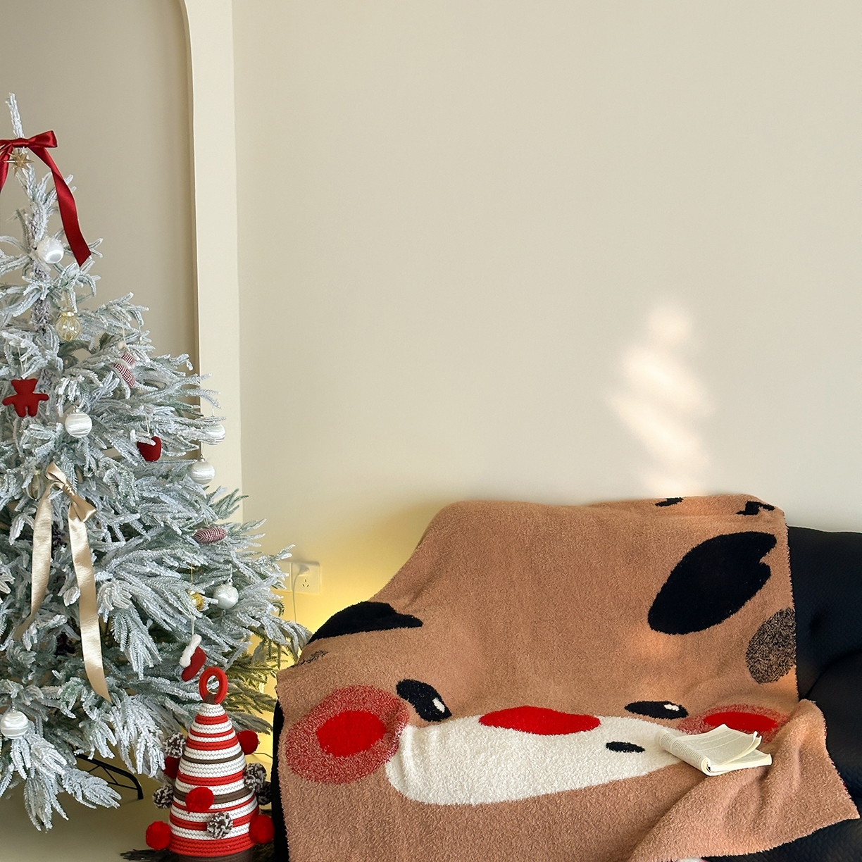 91家纺网 家纺一手货源 找家纺 觅糖家纺 2025新款圣诞限定暖绒盖毯 靡靡小鹿