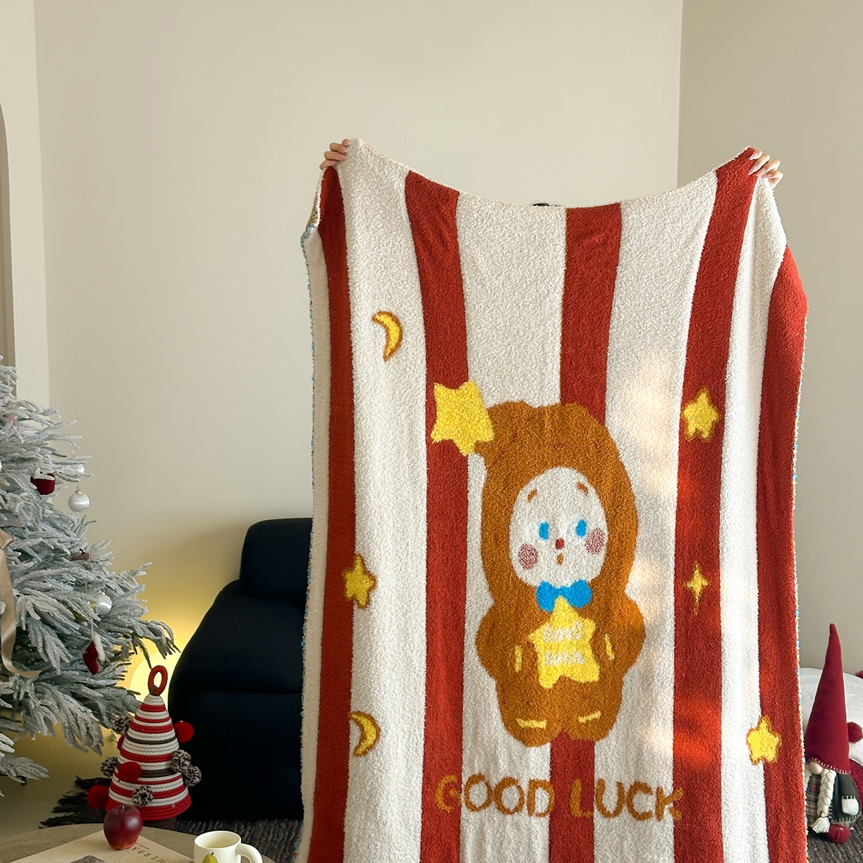 91家纺网 家纺一手货源 找家纺 觅糖家纺 2025新款圣诞限定暖绒盖毯 星愿熊仔