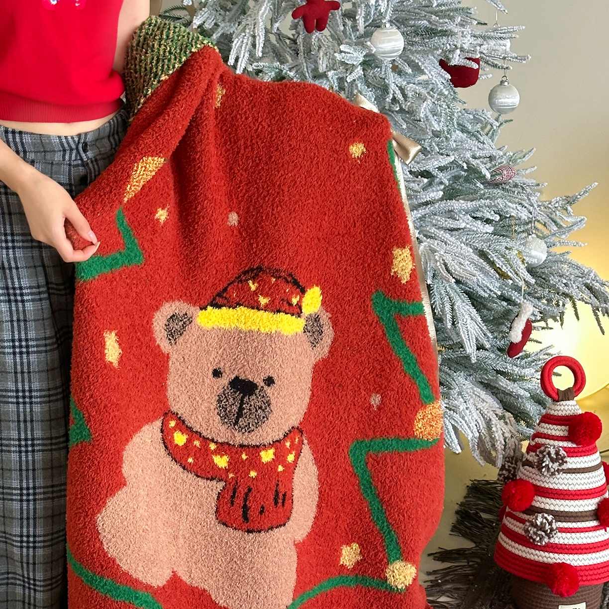 91家纺网 家纺一手货源 找家纺 觅糖家纺 2025新款圣诞限定暖绒盖毯 圣诞小熊