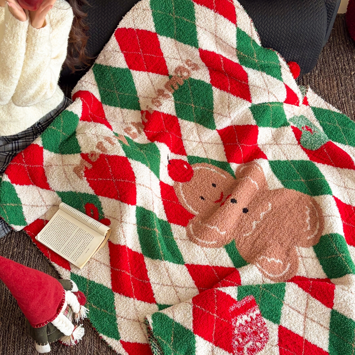91家纺网 家纺一手货源 找家纺 觅糖家纺 2025新款圣诞限定暖绒盖毯 圣诞姜饼菱