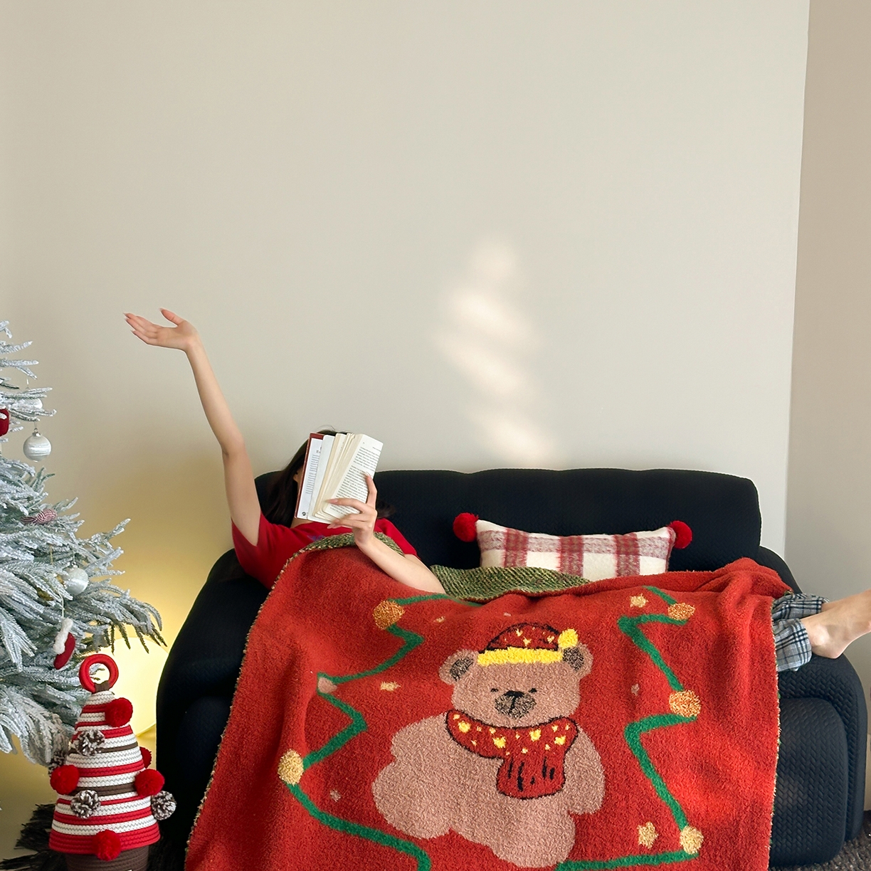 91家纺网 家纺一手货源 找家纺 觅糖家纺 2025新款圣诞限定暖绒盖毯 圣诞小熊