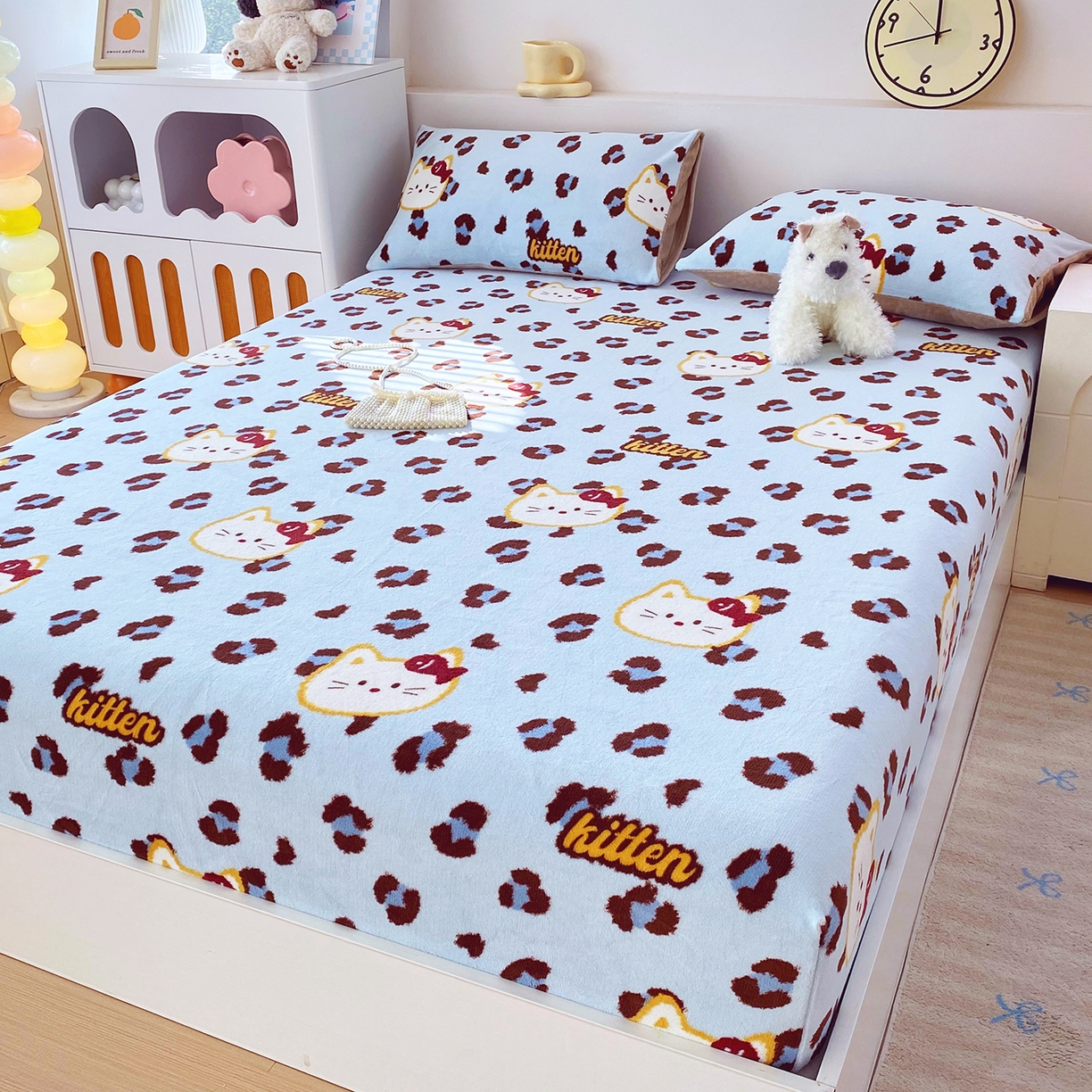 91家纺网 家纺一手货源 找家纺 葡萄家 2025年新款新增花型牛奶绒印花单床笠萌系卡通单品床笠床笠单件 豹纹猫蓝