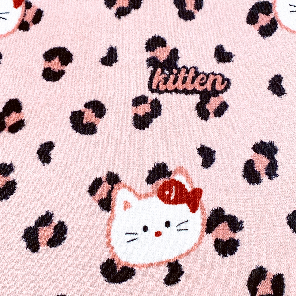 91家纺网 家纺一手货源 找家纺 葡萄家 2025年新款新增花型牛奶绒印花单床笠萌系卡通单品床笠床笠单件 豹纹猫粉