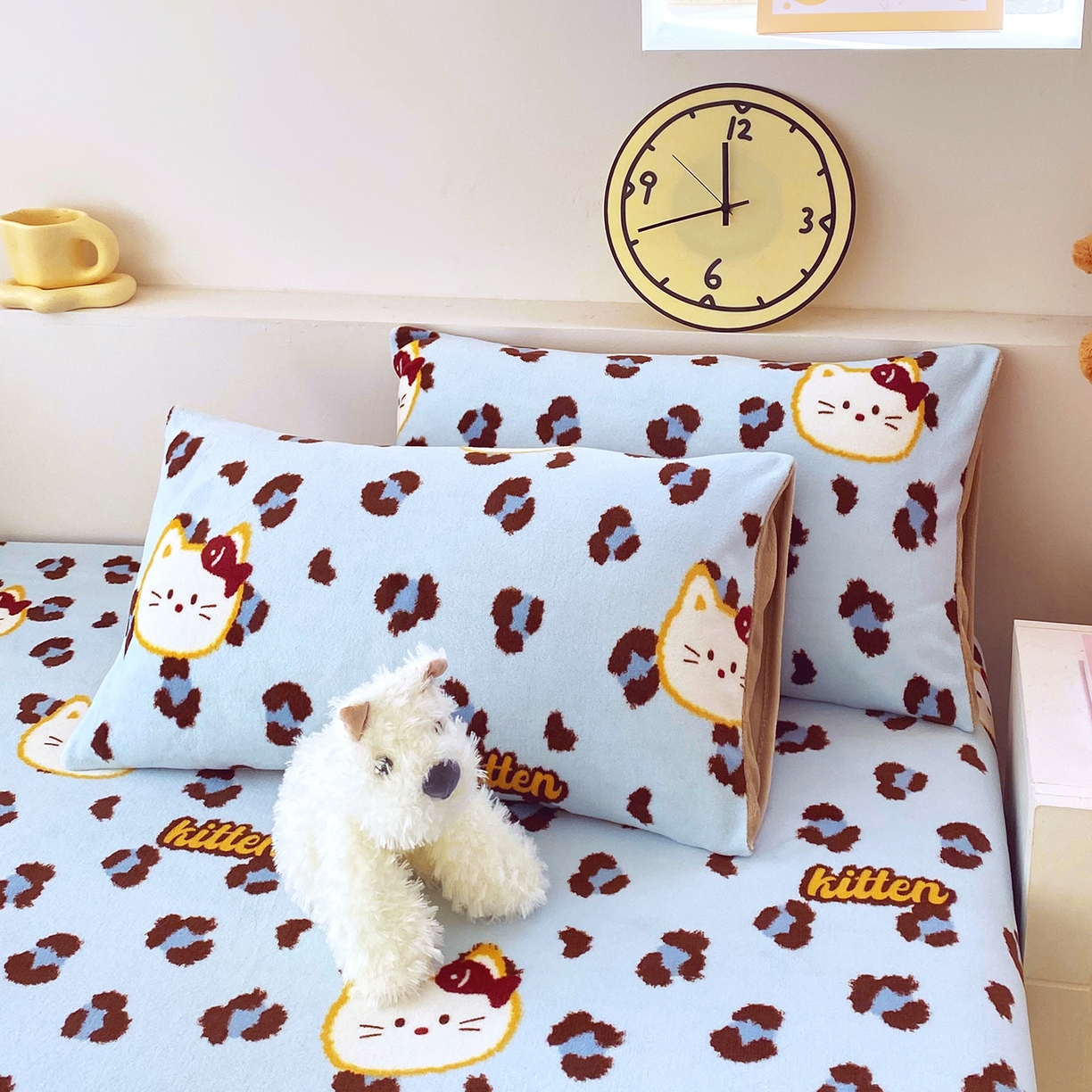 91家纺网 家纺一手货源 找家纺 葡萄家 2025年新款新增花型牛奶绒印花单床笠萌系卡通单品床笠床笠单件 豹纹猫蓝