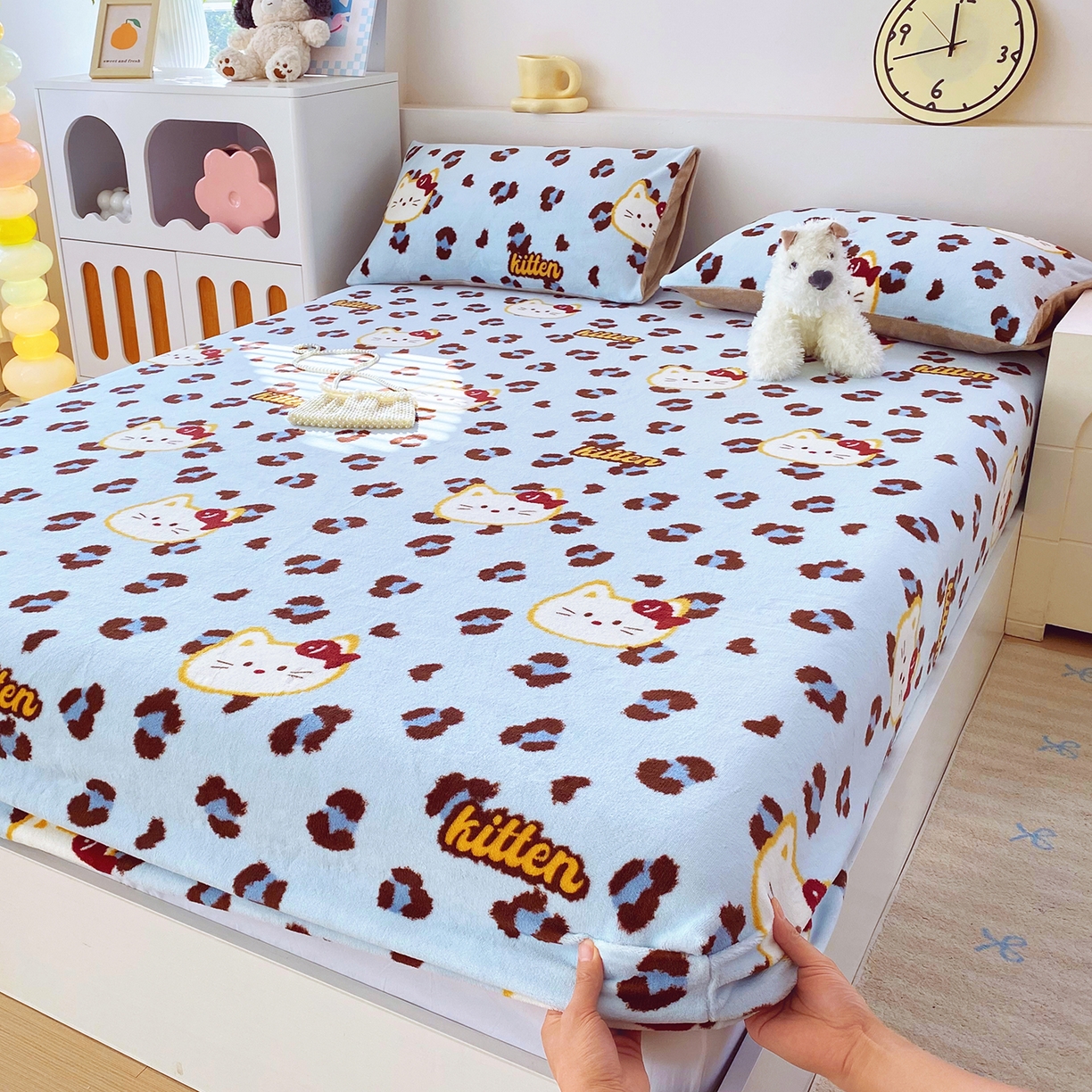 91家纺网 家纺一手货源 找家纺 葡萄家 2025年新款新增花型牛奶绒印花单床笠萌系卡通单品床笠床笠单件 豹纹猫蓝