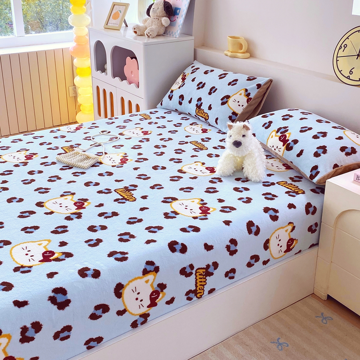 91家纺网 家纺一手货源 找家纺 葡萄家 2025年新款新增花型牛奶绒印花单床笠萌系卡通单品床笠床笠单件 豹纹猫蓝