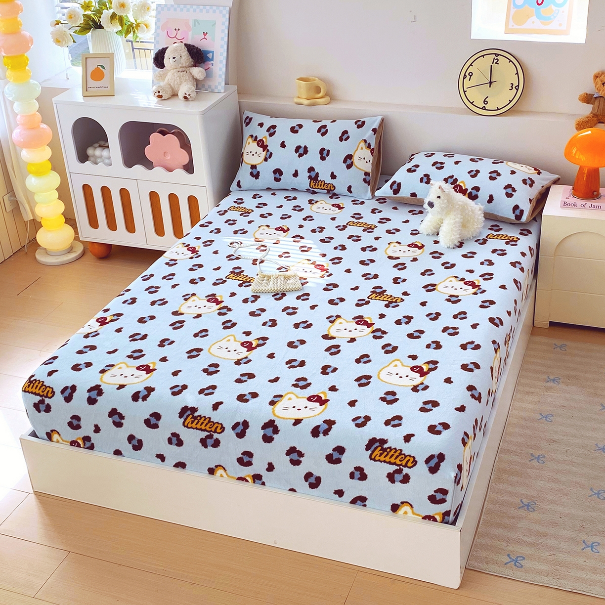 91家纺网 家纺一手货源 找家纺 葡萄家 2025年新款新增花型牛奶绒印花单床笠萌系卡通单品床笠床笠单件 豹纹猫蓝