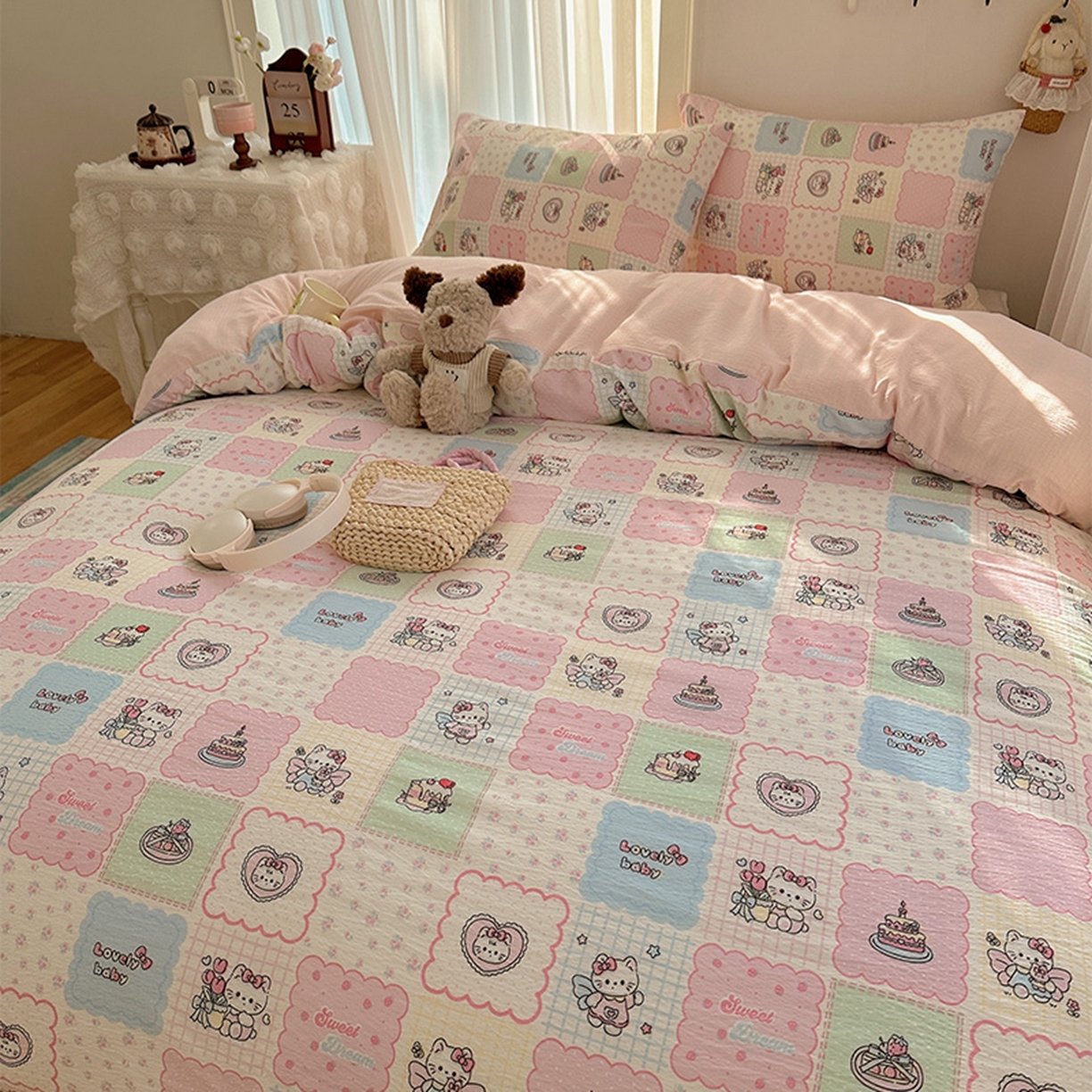 91家纺网 家纺一手货源 找家纺 贝扬思家纺 2025新款敲可爱的奶呼呼云感双层纱简约四件套系列-超级治愈~ 蛋糕派