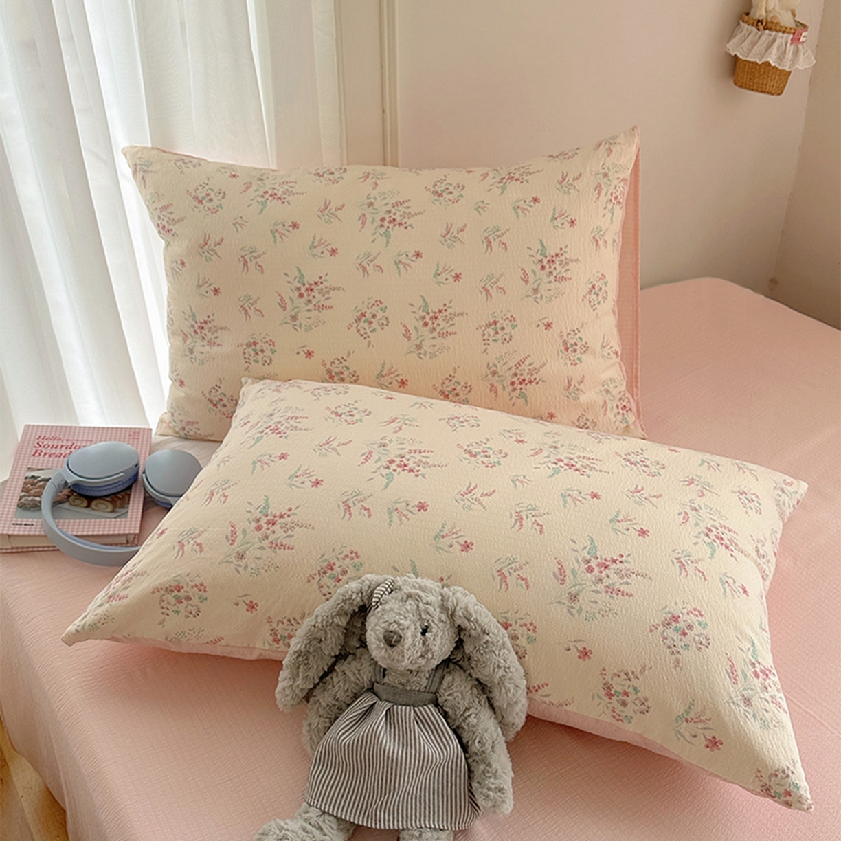 91家纺网 家纺一手货源 找家纺 贝扬思家纺 2025新款敲可爱的奶呼呼云感双层纱简约四件套系列-超级治愈~ 奶昔甜糕