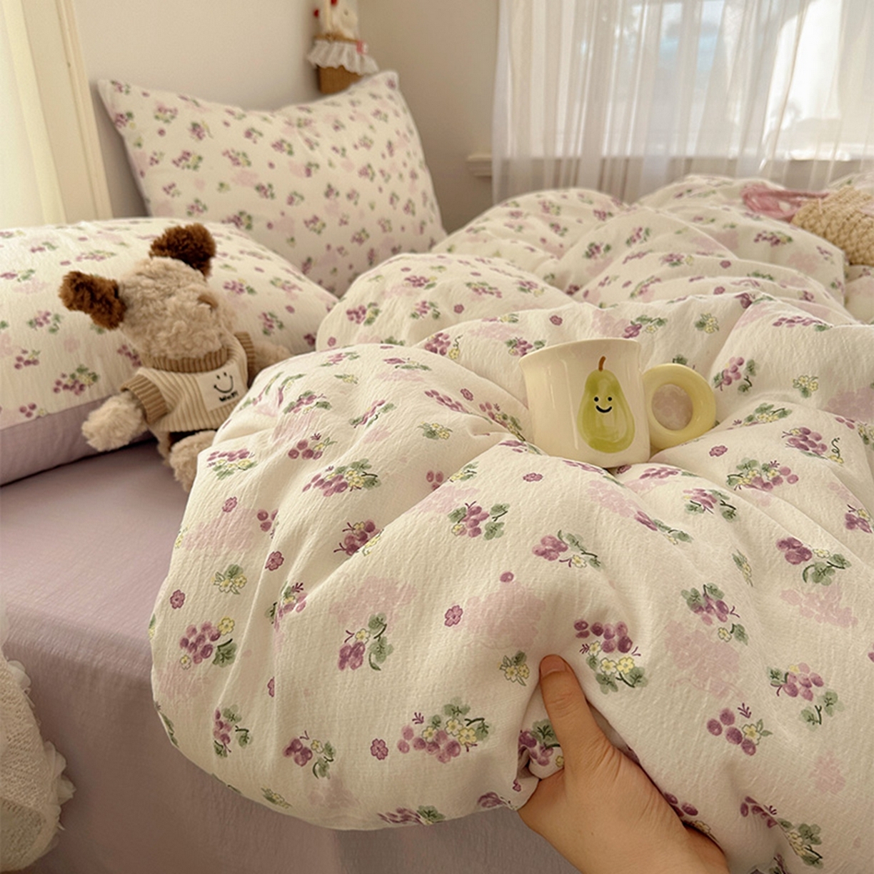 91家纺网 家纺一手货源 找家纺 贝扬思家纺 2025新款敲可爱的奶呼呼云感双层纱简约四件套系列-超级治愈~ 葡萄多多