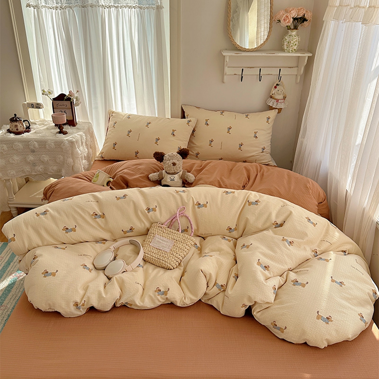 91家纺网 家纺一手货源 找家纺 贝扬思家纺 2025新款敲可爱的奶呼呼云感双层纱简约四件套系列-超级治愈~ 俏皮狗