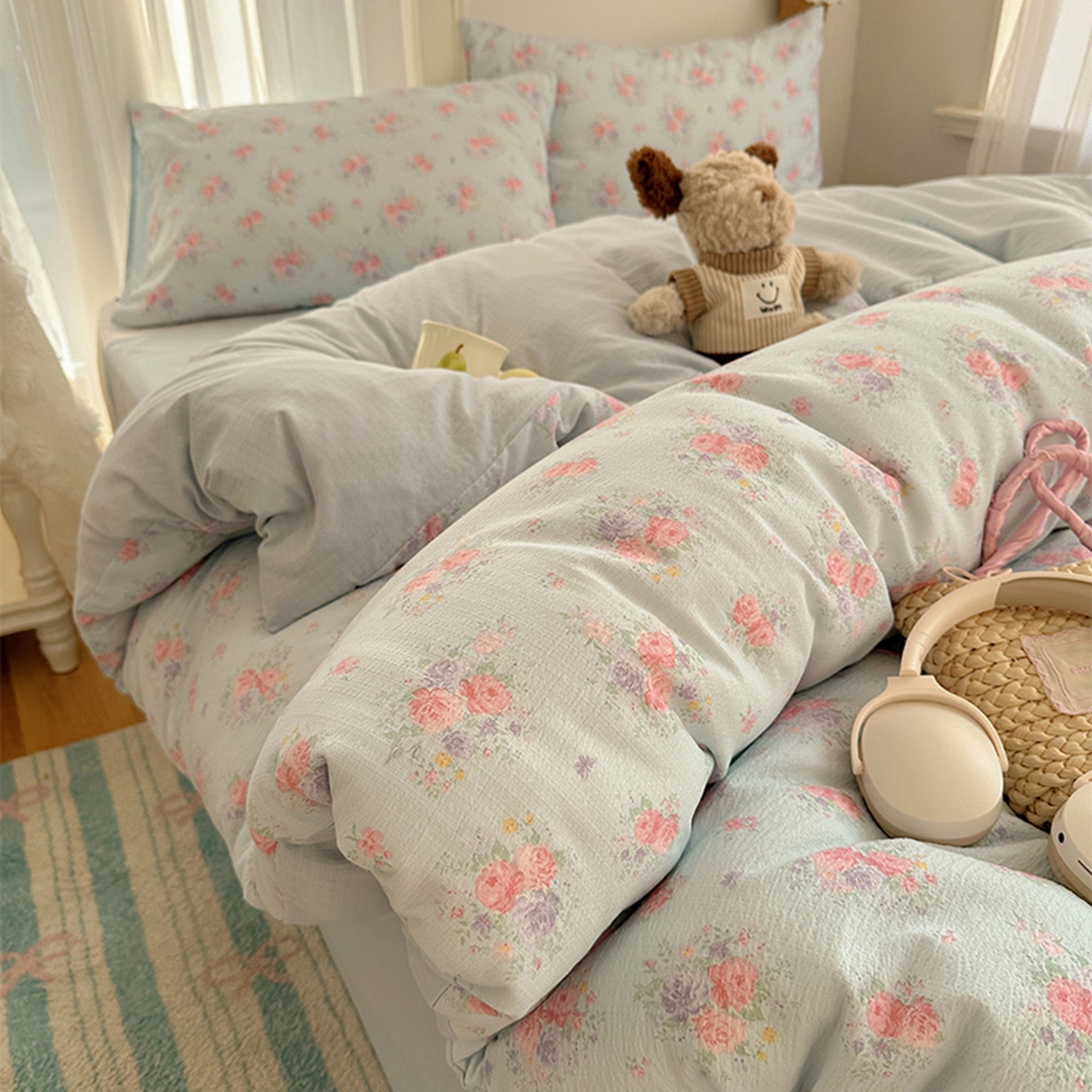 91家纺网 家纺一手货源 找家纺 贝扬思家纺 2025新款敲可爱的奶呼呼云感双层纱简约四件套系列-超级治愈~ 清风与雾-蓝