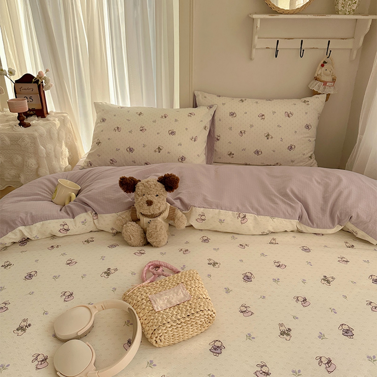 91家纺网 家纺一手货源 找家纺 贝扬思家纺 2025新款敲可爱的奶呼呼云感双层纱简约四件套系列-超级治愈~ 裙子小兔