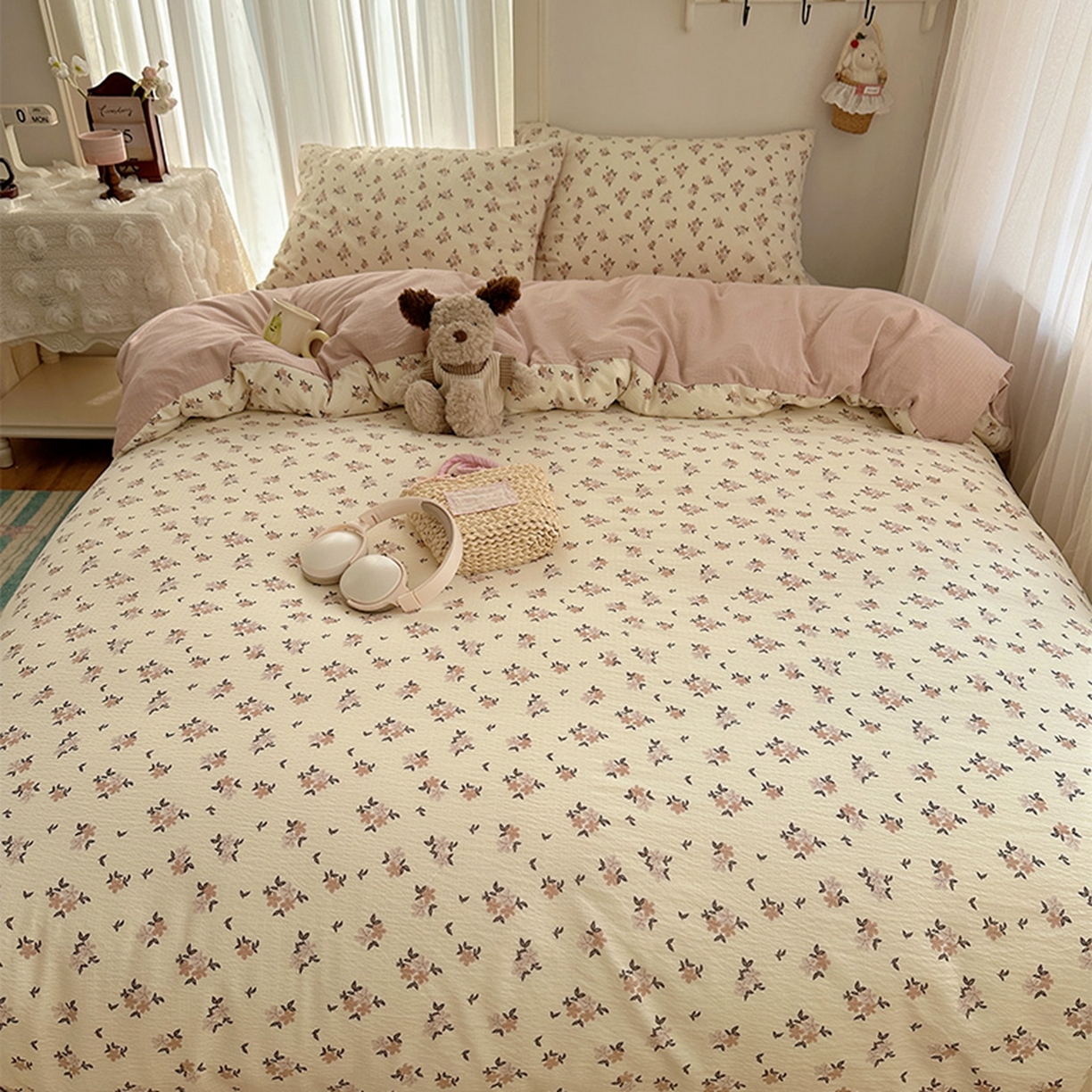 91家纺网 家纺一手货源 找家纺 贝扬思家纺 2025新款敲可爱的奶呼呼云感双层纱简约四件套系列-超级治愈~ 苏瑾