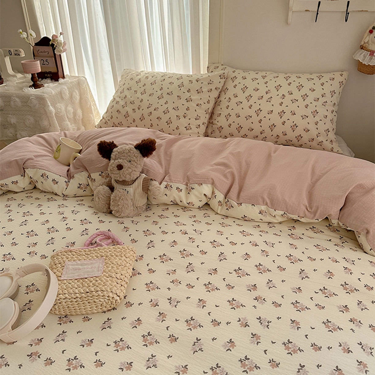 91家纺网 家纺一手货源 找家纺 贝扬思家纺 2025新款敲可爱的奶呼呼云感双层纱简约四件套系列-超级治愈~ 苏瑾