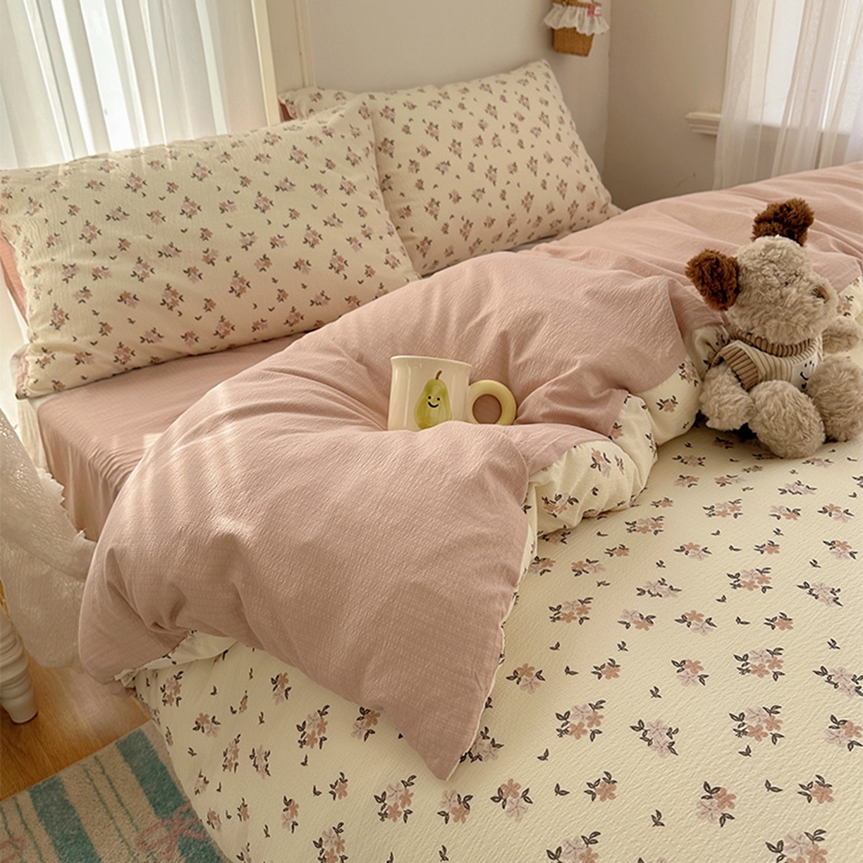 91家纺网 家纺一手货源 找家纺 贝扬思家纺 2025新款敲可爱的奶呼呼云感双层纱简约四件套系列-超级治愈~ 苏瑾