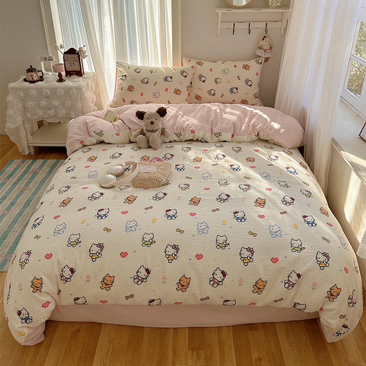 91家纺网 家纺一手货源 找家纺 贝扬思家纺 2025新款敲可爱的奶呼呼云感双层纱简约四件套系列-超级治愈~ 像素小猫