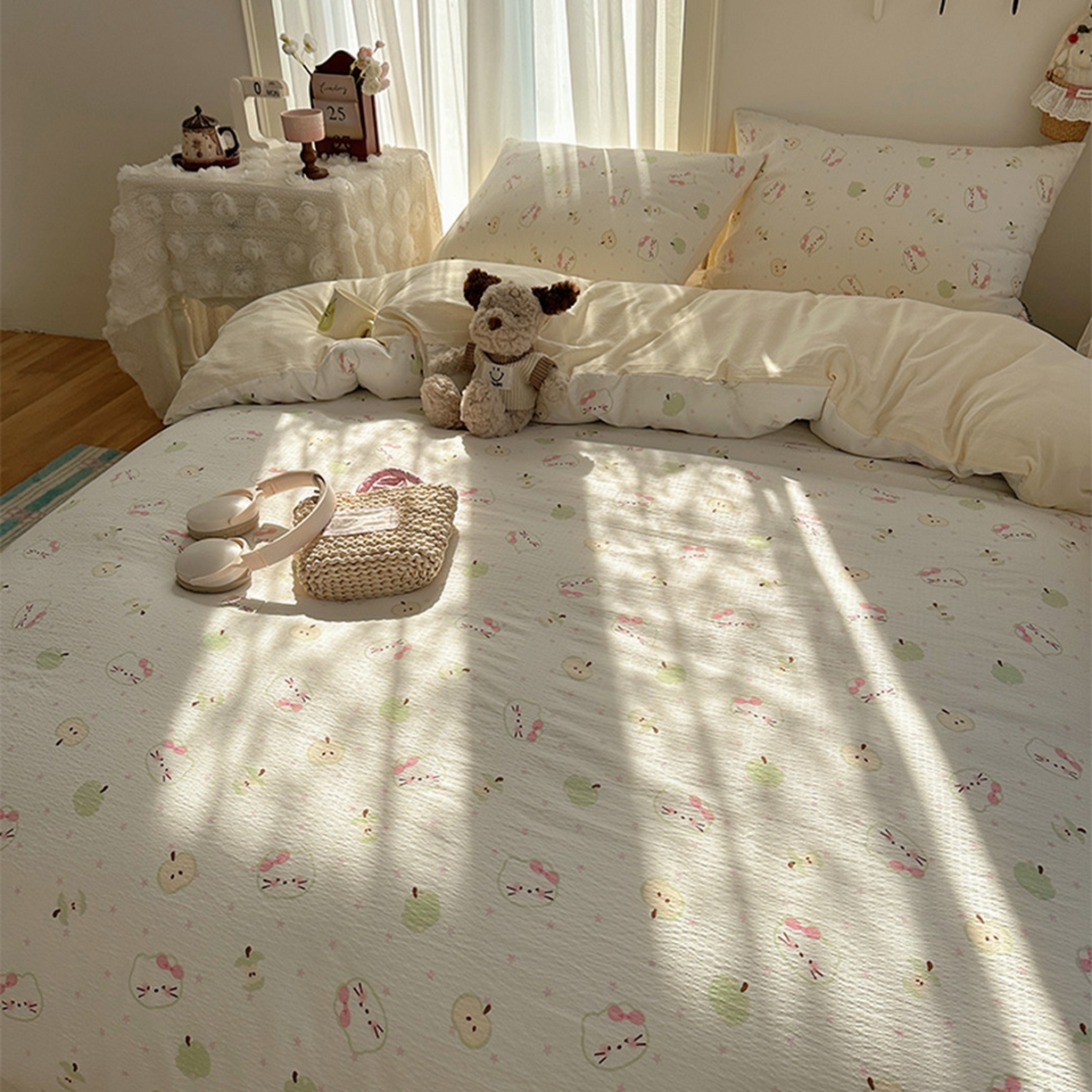 91家纺网 家纺一手货源 找家纺 贝扬思家纺 2025新款敲可爱的奶呼呼云感双层纱简约四件套系列-超级治愈~ 一口青苹果