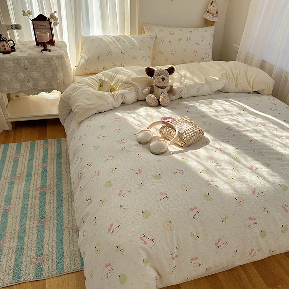 91家纺网 家纺一手货源 找家纺 贝扬思家纺 2025新款敲可爱的奶呼呼云感双层纱简约四件套系列-超级治愈~ 一口青苹果