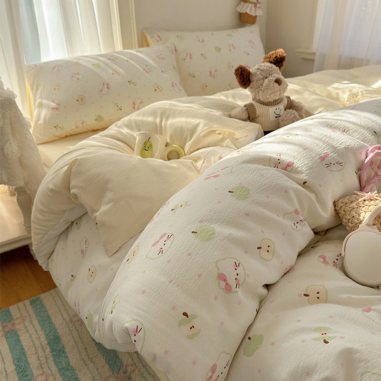 91家纺网 家纺一手货源 找家纺 贝扬思家纺 2025新款敲可爱的奶呼呼云感双层纱简约四件套系列-超级治愈~ 一口青苹果