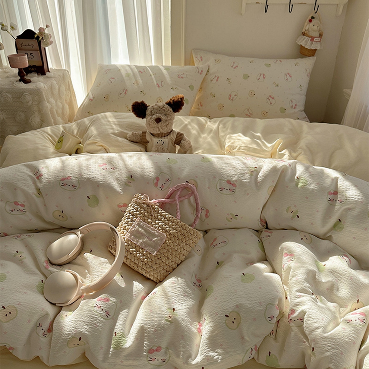 91家纺网 家纺一手货源 找家纺 贝扬思家纺 2025新款敲可爱的奶呼呼云感双层纱简约四件套系列-超级治愈~ 一口青苹果