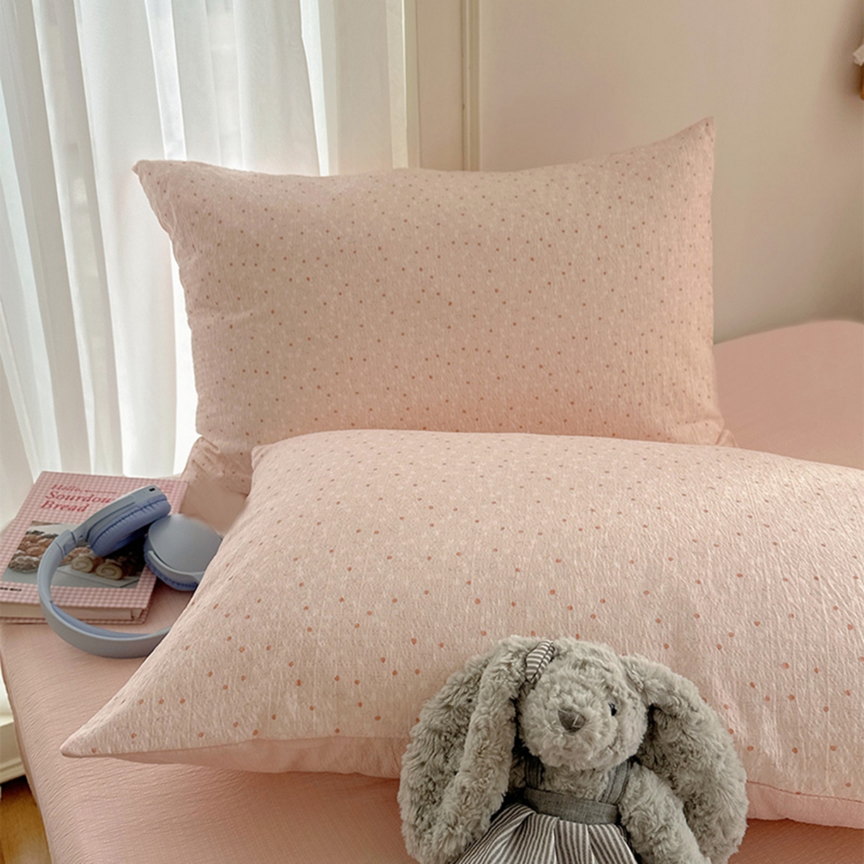 91家纺网 家纺一手货源 找家纺 贝扬思家纺 2025新款敲可爱的奶呼呼云感双层纱简约四件套系列-超级治愈~ 樱桃奶球