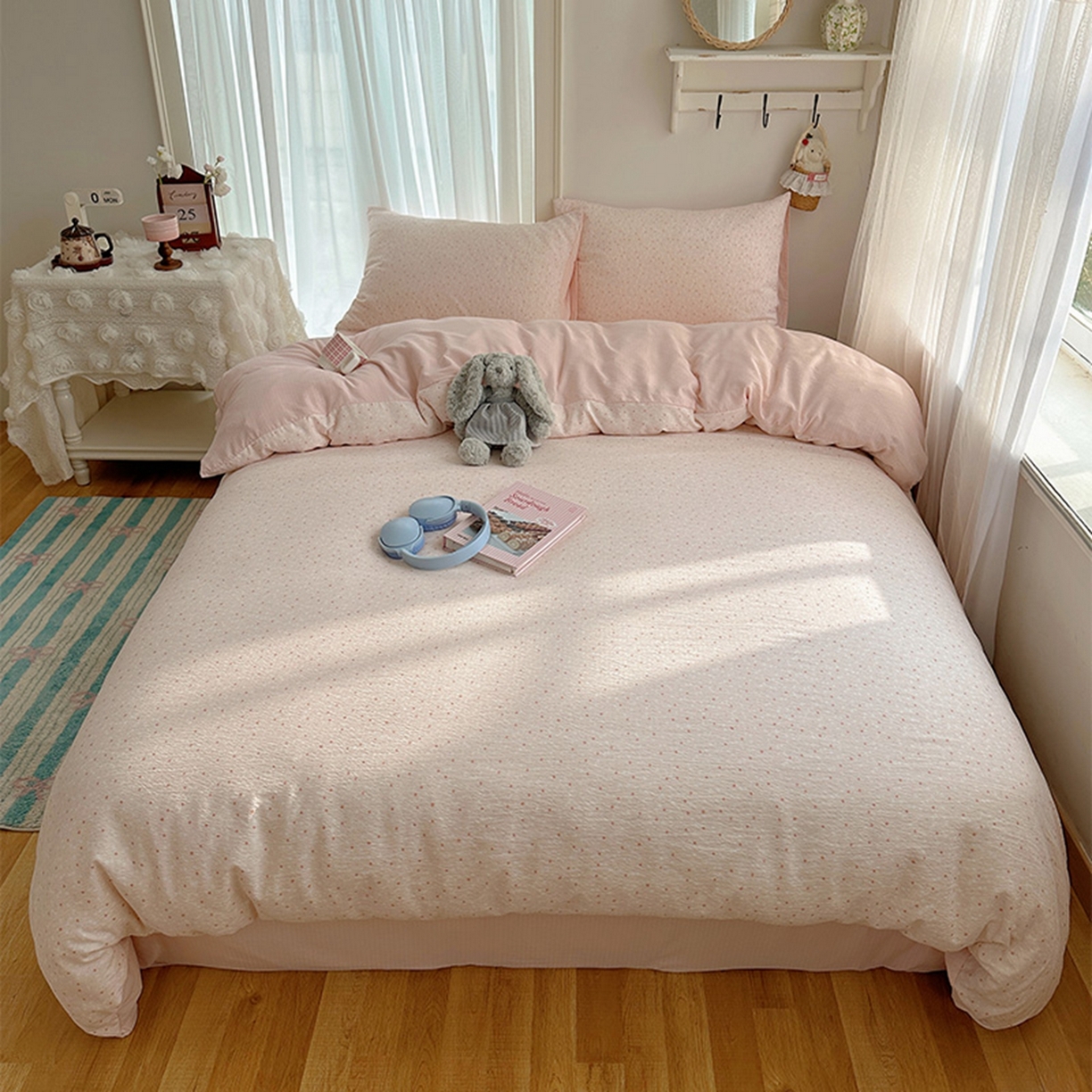 91家纺网 家纺一手货源 找家纺 贝扬思家纺 2025新款敲可爱的奶呼呼云感双层纱简约四件套系列-超级治愈~ 樱桃奶球