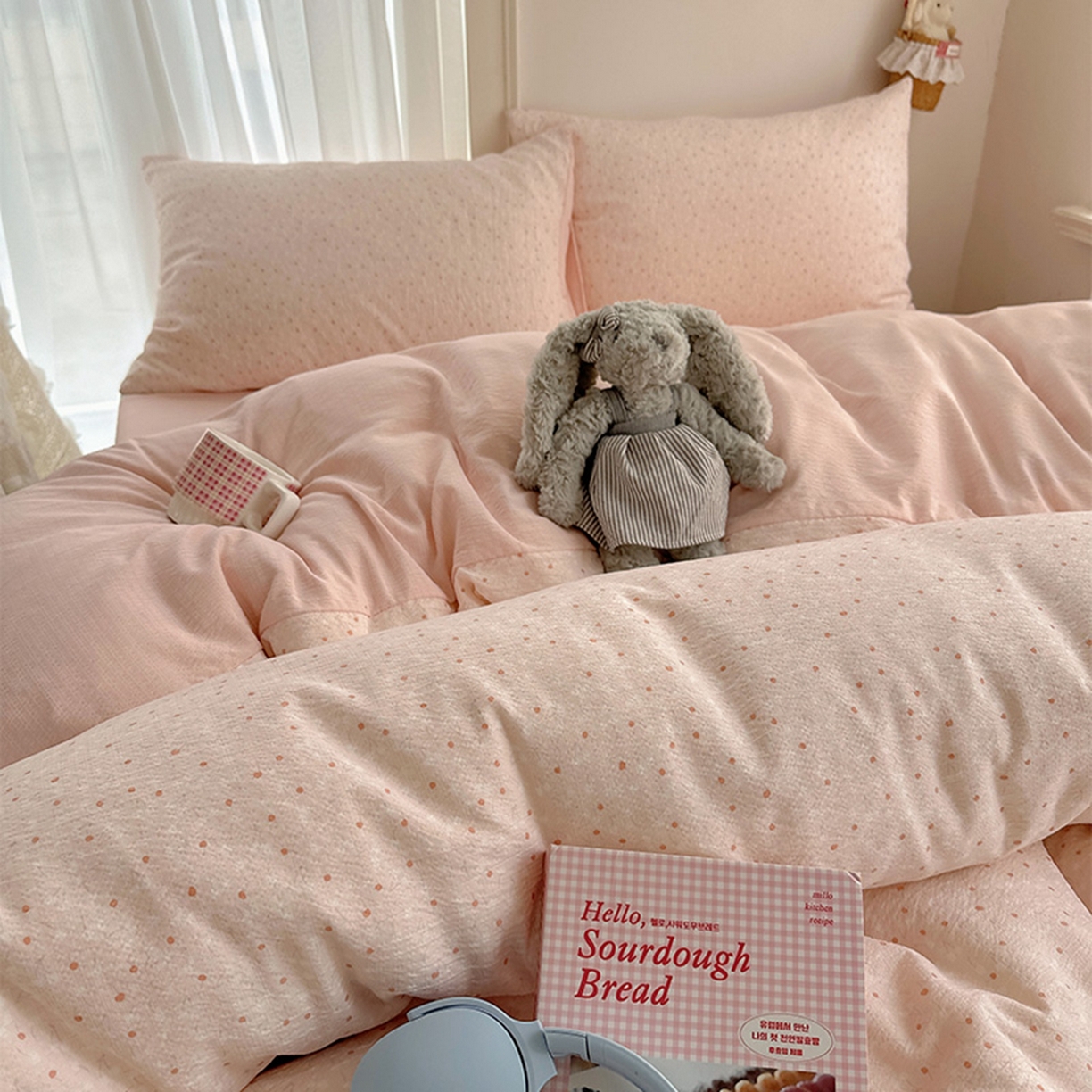 91家纺网 家纺一手货源 找家纺 贝扬思家纺 2025新款敲可爱的奶呼呼云感双层纱简约四件套系列-超级治愈~ 樱桃奶球