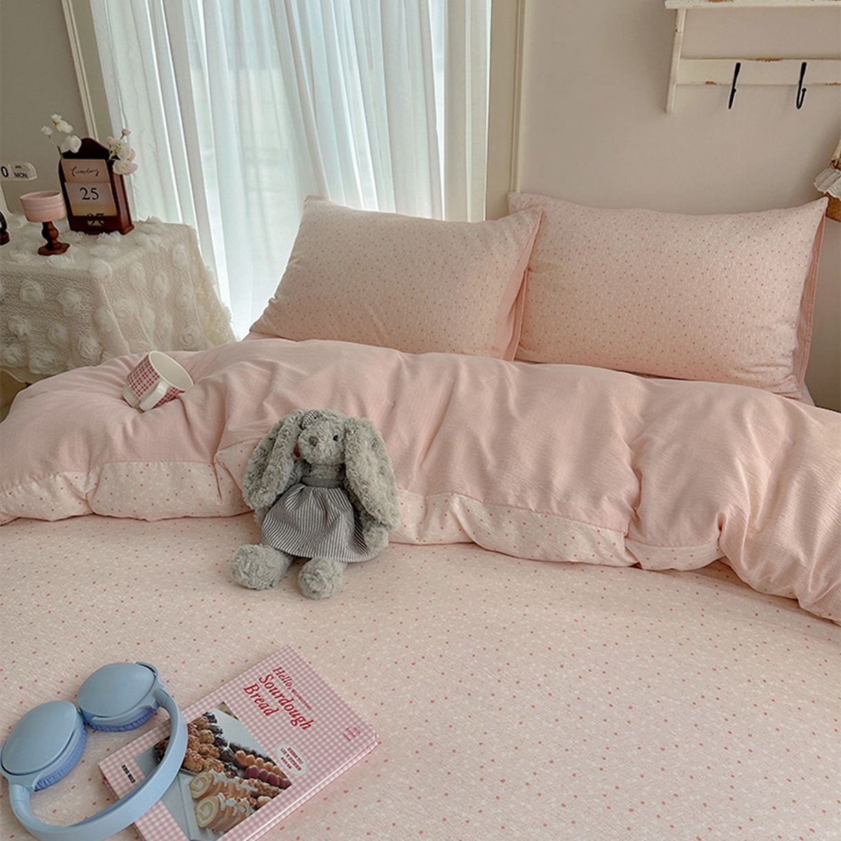 91家纺网 家纺一手货源 找家纺 贝扬思家纺 2025新款敲可爱的奶呼呼云感双层纱简约四件套系列-超级治愈~ 樱桃奶球