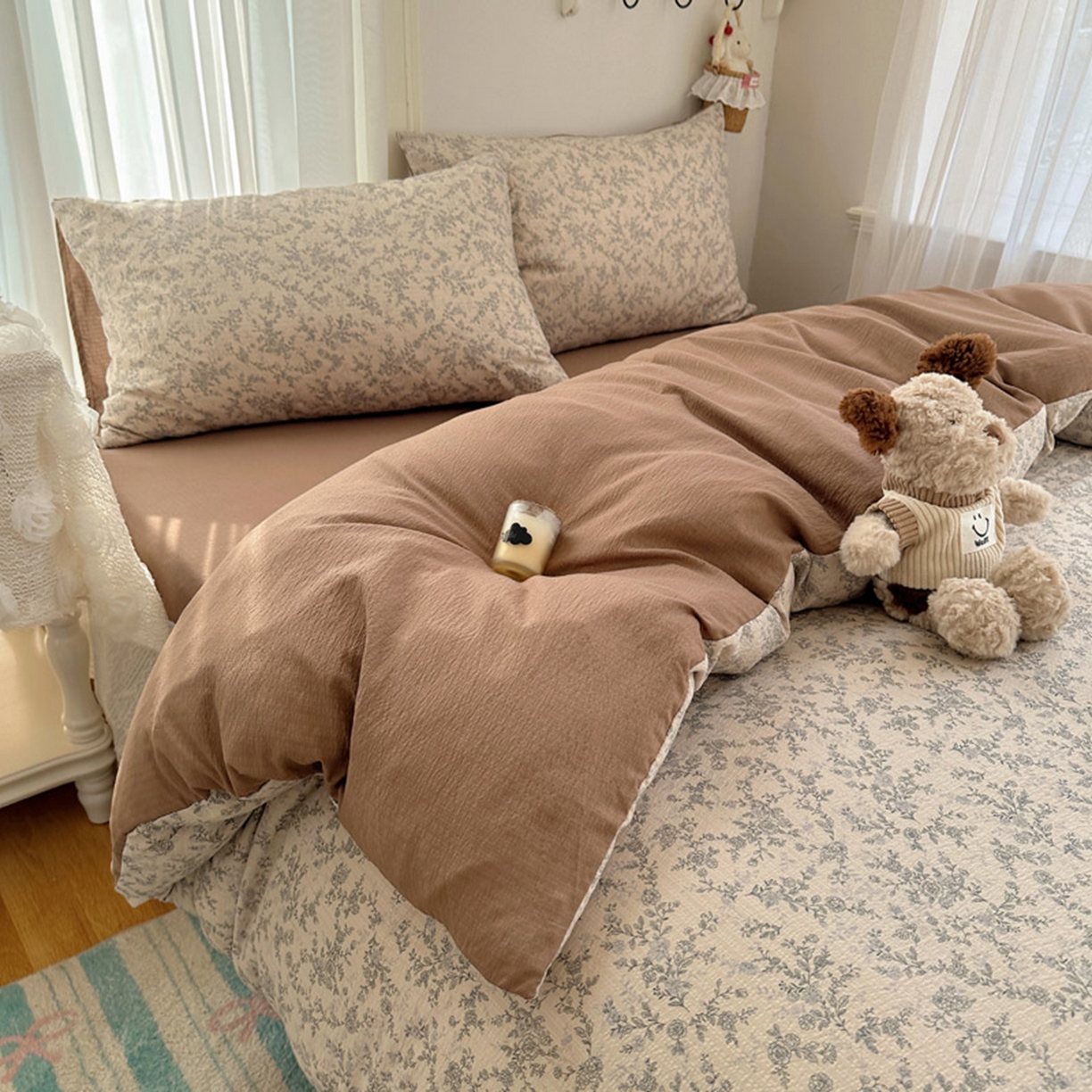 91家纺网 家纺一手货源 找家纺 贝扬思家纺 2025新款敲可爱的奶呼呼云感双层纱简约四件套系列-超级治愈~ 竹歆花语