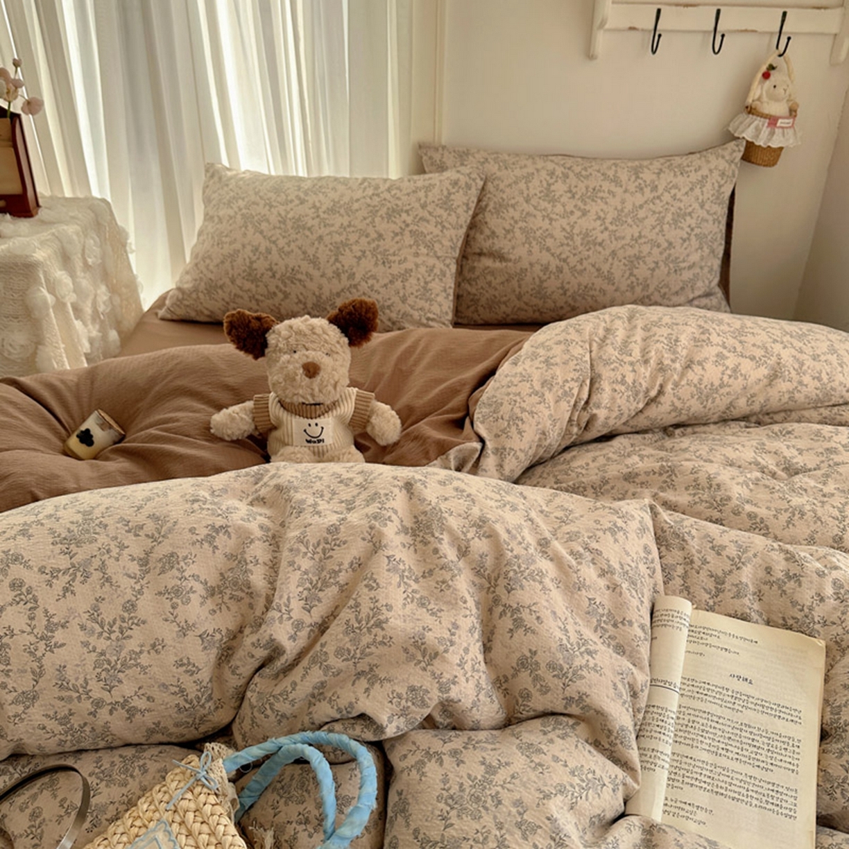 91家纺网 家纺一手货源 找家纺 贝扬思家纺 2025新款敲可爱的奶呼呼云感双层纱简约四件套系列-超级治愈~ 竹歆花语