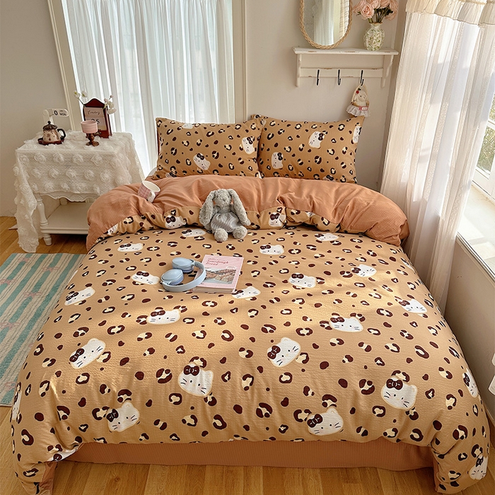 91家纺网 家纺一手货源 找家纺 星禾优选 2025新款全新热款敲可爱的奶呼呼云感双层纱简约四件套系列（提供买家秀） 大脸二胡猫-咖