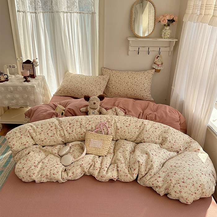 91家纺网 家纺一手货源 找家纺 星禾优选 2025新款全新热款敲可爱的奶呼呼云感双层纱简约四件套系列（提供买家秀） 见花则喜