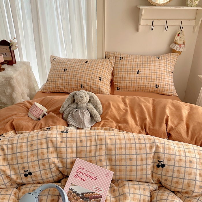 91家纺网 家纺一手货源 找家纺 星禾优选 2025新款全新热款敲可爱的奶呼呼云感双层纱简约四件套系列（提供买家秀） 焦糖樱桃